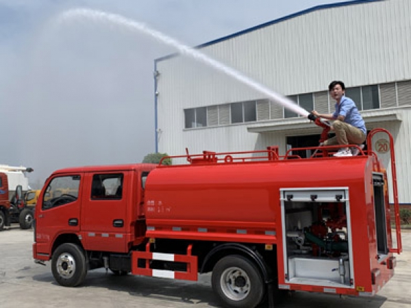東風(fēng)雙排3.5噸消防灑水車(國六)